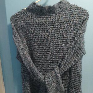 Knitted Longsleeve Sweater